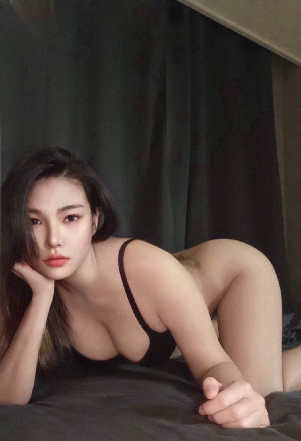 Yuri JB Escort Xiaojie